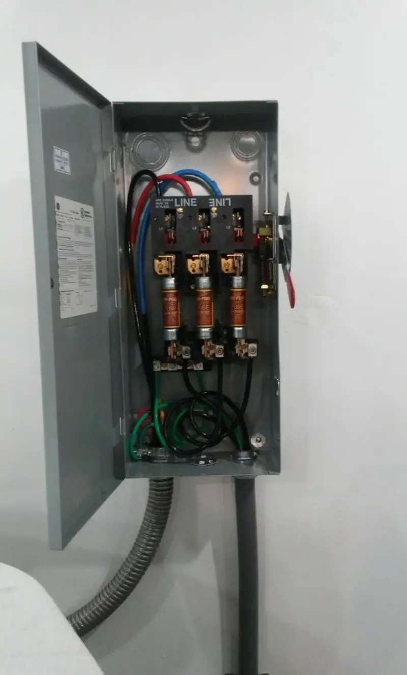 Three-phase disconnect switch installed for Smoke Detector Installation in Prestonsburg